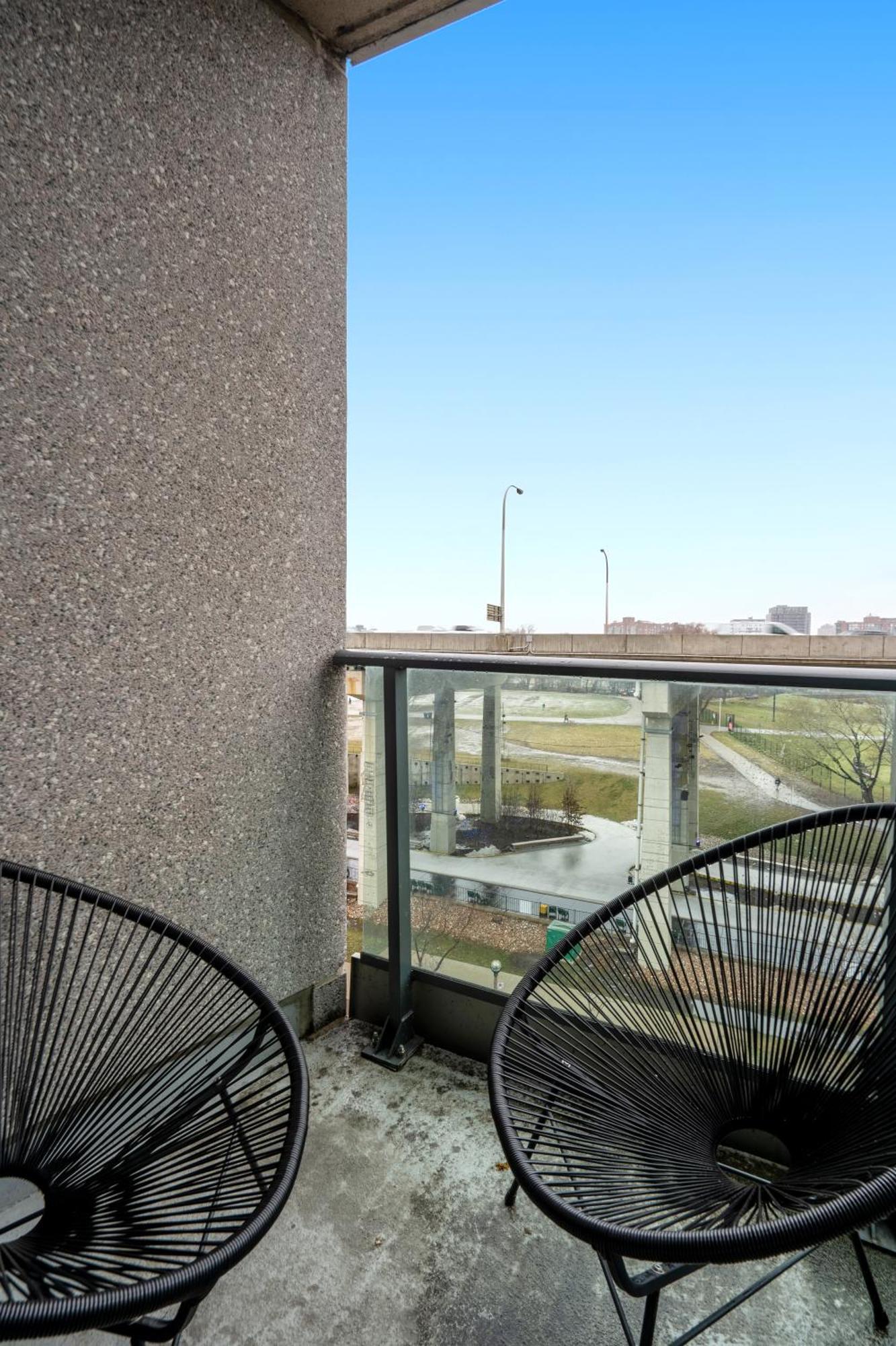 Downtown Toronto 1 Bdrm Condo With Parking And Views Eksteriør bilde